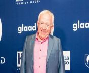 Stars including Pearl Jam&#39;s Eddie Vedder and The Big Bang Theory&#39;s Jim Parsons came together to remember late actor Leslie Jordan at a glitzy benefit show